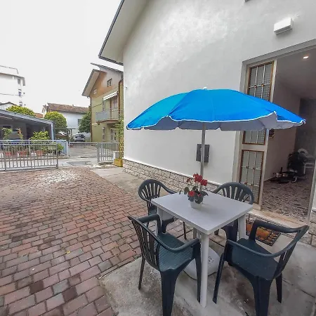 Lägenhet Petlyapartments #12 *